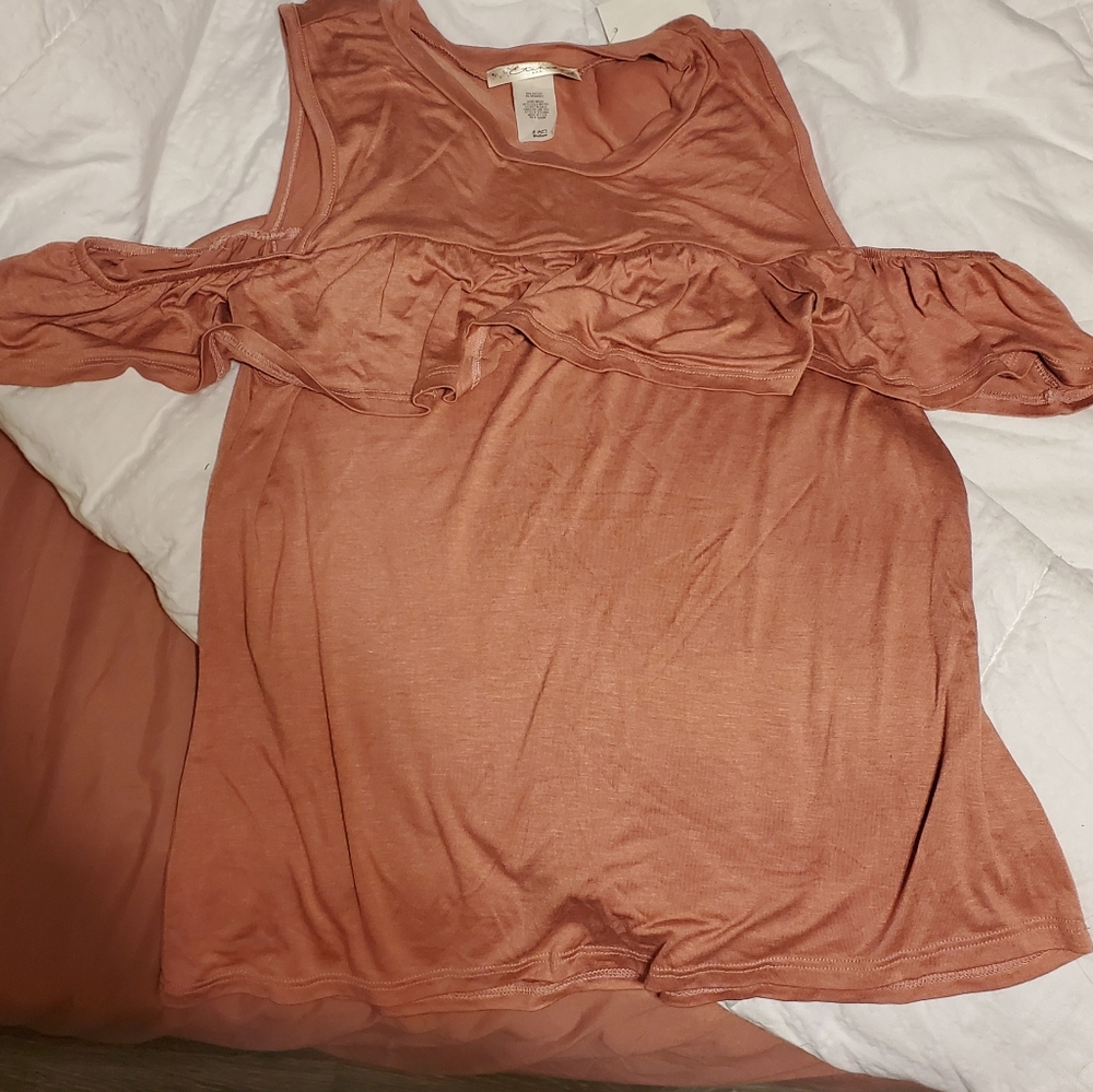 Cold shoulder top